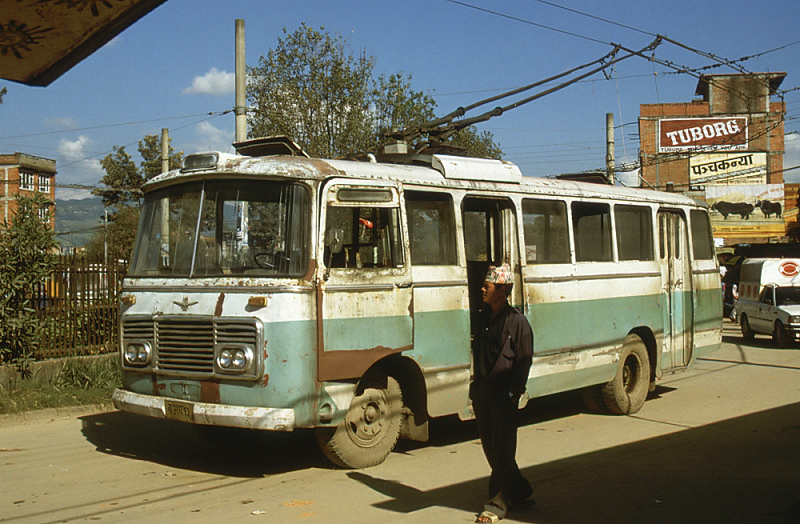 34_Trolleybus van Bhaktapur naar Kathmandu.jpg